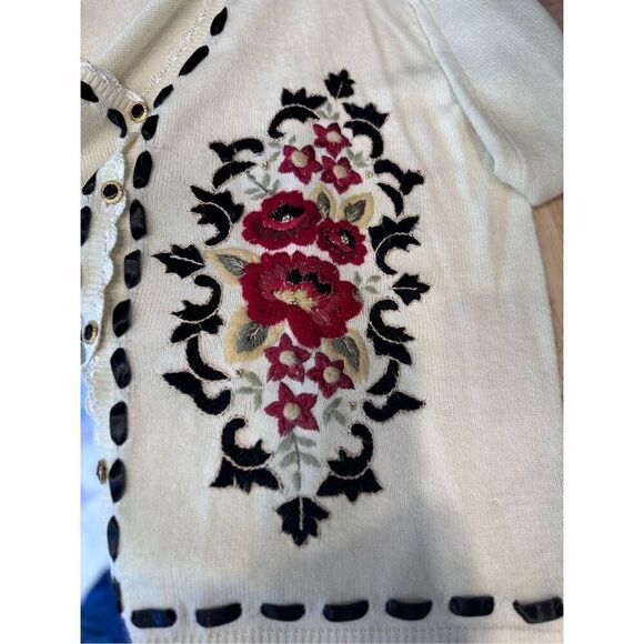 Jantzen classics size large black cream satin red embroidery Vintage - Picture 8 of 16
